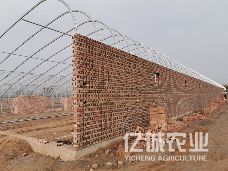 一個(gè)完整的日光溫室大棚建設(shè)工程包括哪幾部分？有什么優(yōu)點(diǎn)和缺點(diǎn)？